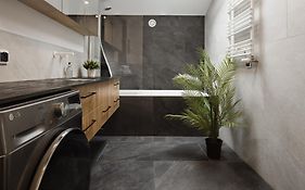 Metropolis Design Apartments